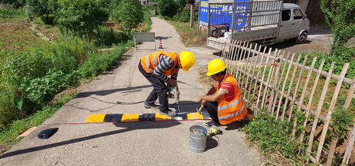 整治交叉路口安全隱患 縣公路建設(shè)養(yǎng)護(hù)中心狠抓 五小工程 建設(shè)